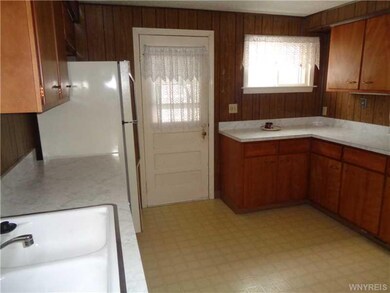 1098 Nash Rd, North Tonawanda, NY 14120 - photo 3