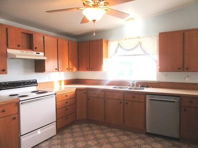 4200 Summers Ln unit 36, Klamath Falls, OR 97603 - photo 4