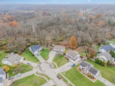 1333 Cross Creek Dr, Loveland, OH 45140 - photo 2