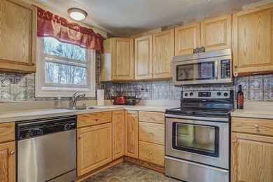 27 Scenic Dr, Derry, NH 03038 - photo 2