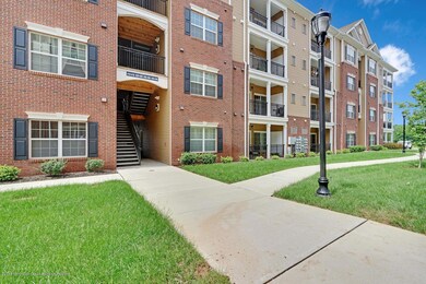 426 Micali Way South-large-005-11-Entryw