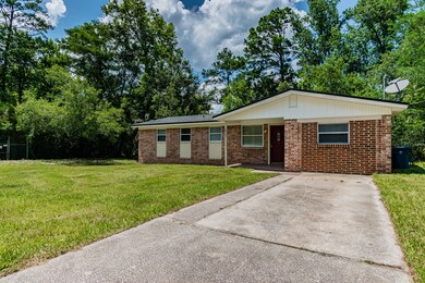 2735 Leonid Rd, Jacksonville, FL 32218 - photo 2