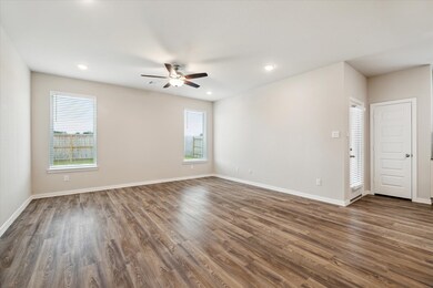 3138 W Frontier Ln, Pinehurst, TX 77362 - photo 3