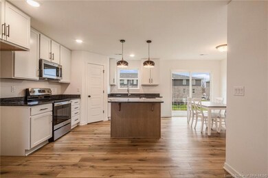 851 Wolf Run Park Blvd, Jeffersonville, IN 47130 - photo 6