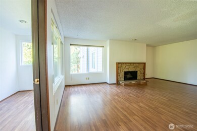 17417 Ashworth Ave N unit 303, Shoreline, WA 98133 - photo 4