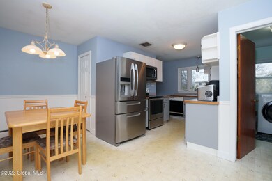 7 Fernwood Dr, Albany, NY 12211 - photo 2