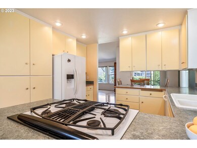 2692 Kalmia St, Eugene, OR 97404 - photo 7