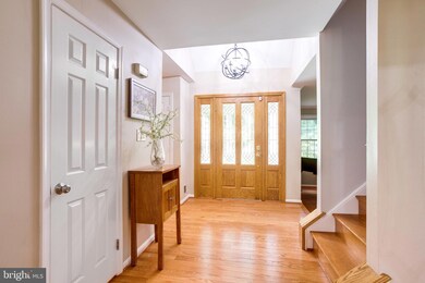 9107 Streamview Ln, Vienna, VA 22182 - photo 3