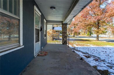 1705 E Gregory Blvd, Kansas City, MO 64131 - photo 4