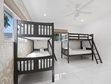 6951 Miami Lakeway S, Hialeah, FL 33014 - photo 7