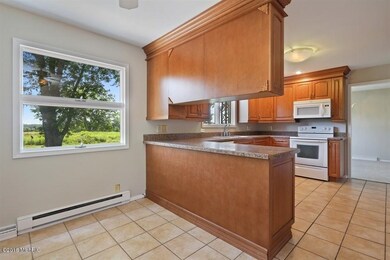 102 Chamberlain St, Three Oaks, MI 49128 - photo 3