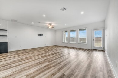 3028 Crown Gate Dr, Houston, TX 77047 - photo 5