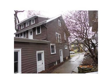 817 Bancroft Ct, Lansing, MI 48915 - photo 4