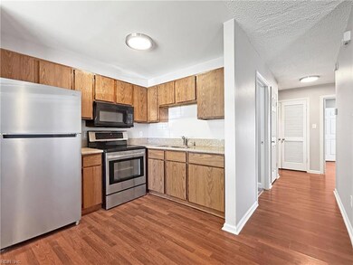 5505 Thompkins Ct unit B, Virginia Beach, VA 23464 - photo 5