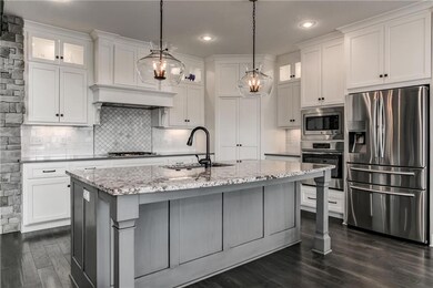 9710 Shady Bend Cir, Lenexa, KS 66227 - photo 5