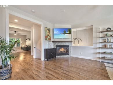 Living Room-Fireplace