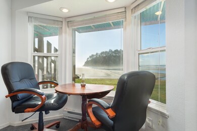 Oceanfront Dining Area