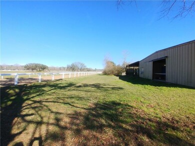 20 Stall Barn on Race Horse Training Track