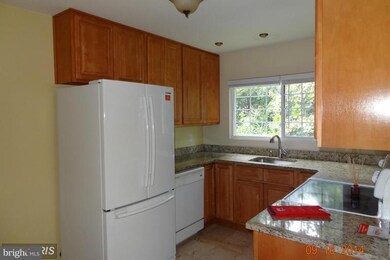 9310 Niki Place unit 201, Manassas, VA 20110 - photo 4