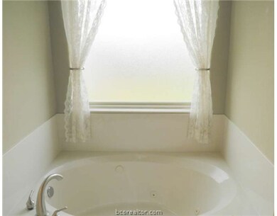 Master Bath/Spa.