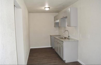 7913 Woodlyn Rd unit B, Houston, TX 77028 - photo 5