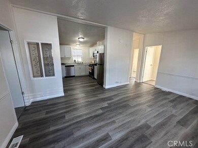 880 N Lake St unit 82, Hemet, CA 92544 - photo 4