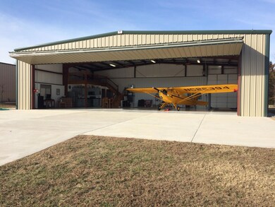 Fits 2 planes