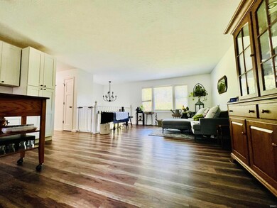 1520 E Vera Dr, Bloomington, IN 47401 - photo 7