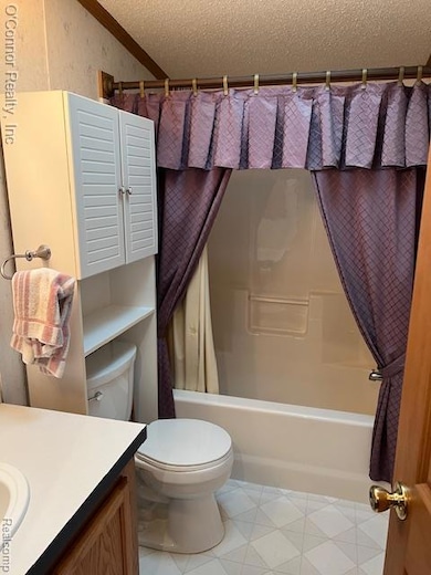 566 Bear Lake Ct, Kimball, MI 48074 - photo 7