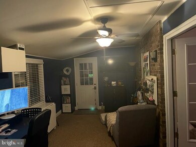 1517 Cromwell Dr, Reading, PA 19610 - photo 7