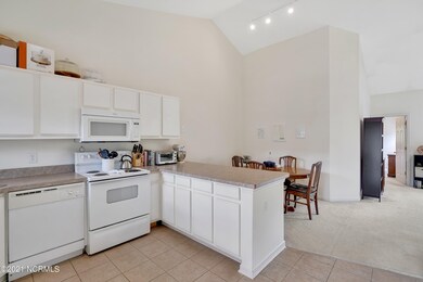 320HibiscusWay-08