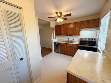 1812 Gascony Parc Dr, Lake Saint Louis, MO 63367 - photo 4