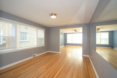 6205 N Washtenaw Ave unit 1, Chicago, IL 60659 - photo 4