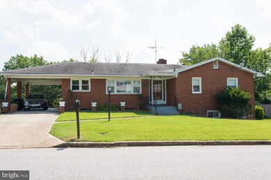 4109 Holly Tree Rd, Temple Hills, MD 20748 - photo 3