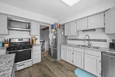 1313 Appletree Ln, Aurora, IL 60506 - photo 6