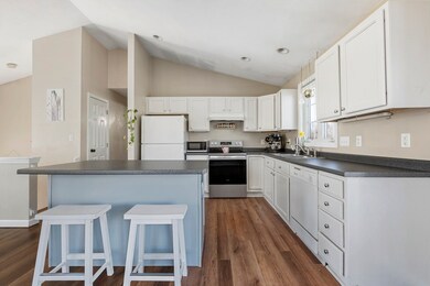 18 Forestview Dr, Fairhaven, MA 02719 - photo 3