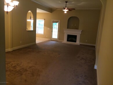 Large Greatroom with fireplace