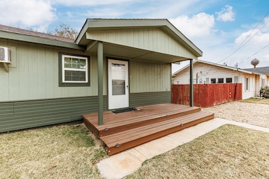 211 Chestnut St, Idalou, TX 79329 - photo 7