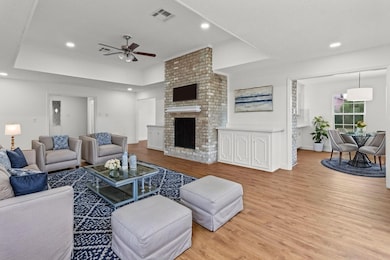 10930 Bob White Dr, Houston, TX 77096 - photo 5