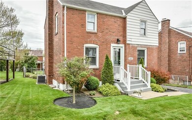 View of the side yard
