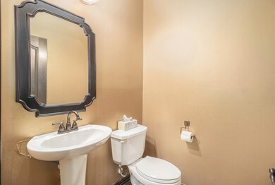 Downstairs 1/2 bathroom