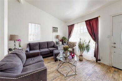 15051 Larkspur St, Sylmar, CA 91342 - photo 6