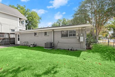 1801 Oxford St, Houston, TX 77008 - photo 6