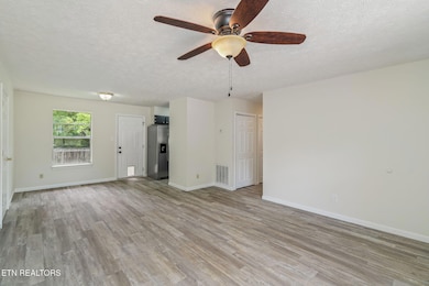 9-web-or-mls-3708 Vienna Drive-10