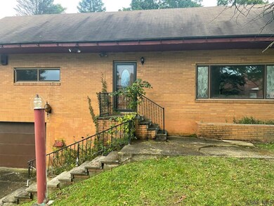 1770 Goucher St, Johnstown, PA 15905 - photo 4