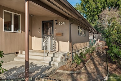 605 Louviers Ave, Dupont, WA 98327 - photo 2