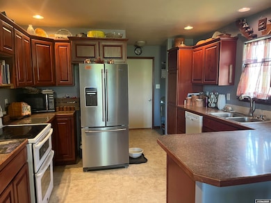 806 18th St, Wheatland, WY 82201 - photo 2