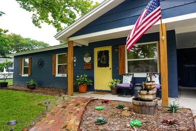 703 N Disston Ave, Tavares, FL 32778 - photo 4