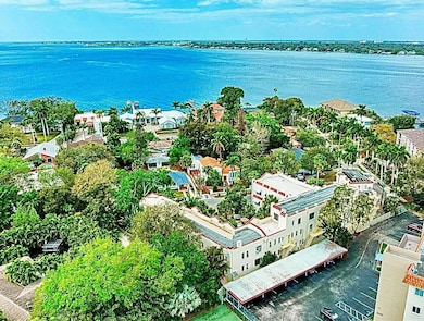 210 N 17th St W unit 15, Bradenton, FL 34205 - photo 2