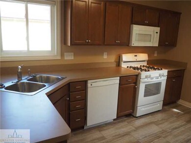 4527 Pleasant Grove Rd, Lansing, MI 48910 - photo 7